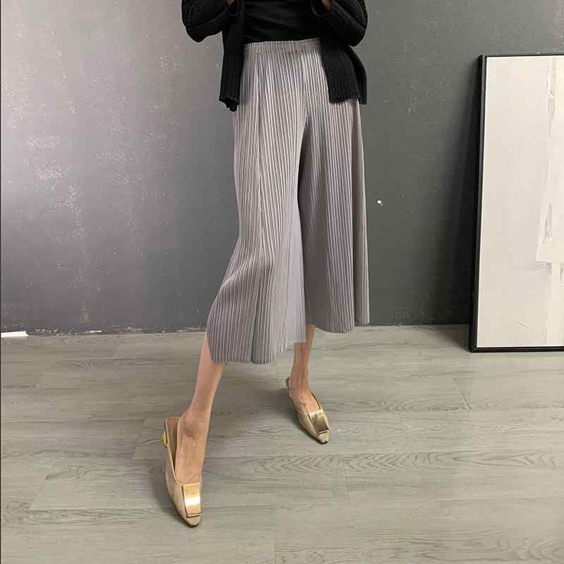 ワイドパンツ レディース プリーツパンツ ガウチョパンツ ロングパンツ 長パンツ ボトムス 秋冬 秋物 無地 直筒 ストレート ルーズ ゆったり 伸縮性 弾力 ストレッチ ハイウエスト カジュアル 普段使い 通学 通勤 オフィス 美脚 脚長効果