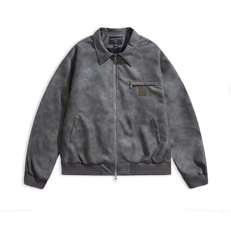 メンズ 皮ジャケット 秋冬 復古 加工 PU 皮 コート ワイド ライダース ジャケット 街着 スタイル 機車 服 コットン ライニング ポリエステル ライニング フラップ ポケット バッジ ディテール サイド ポケット ストレート ヘム 黒 グレー ブ