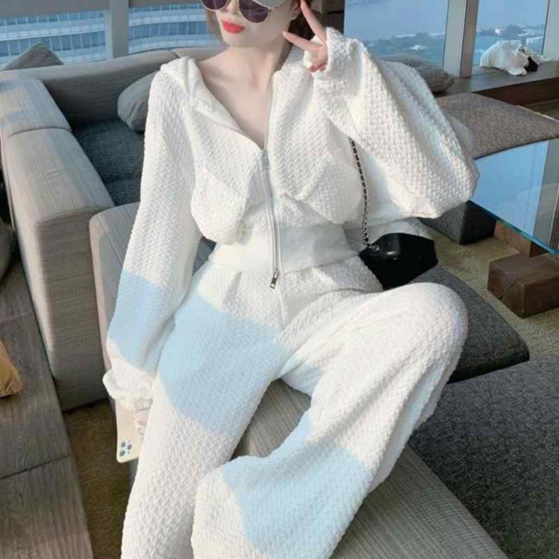 ・スタイル: 気質通勤、优雅・主な素材: 涤纶、氨纶・主な素材含量: 30%以下・カラー展開: 白色・サイズ展開: S、M、L、XL・袖型: 常规袖・袖丈: 長袖・セットスタイル: 上衣套装・カテゴリ: 休闲套装