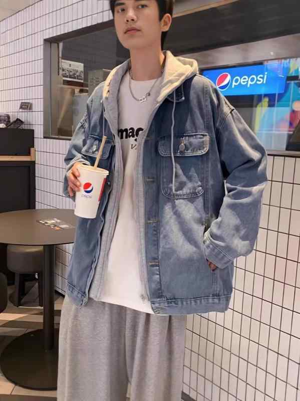 ・素材機能: 耐摩耗、防風・カテゴリ: ジャケット・スタイル: 韓国風・ネックライン: スタンドカラー・シルエット: ルーズ・フード: フード付き・厚み: 厚手・柄: 無地・対象: ユース・主な素材: ポリエステル 91%〜95%・裏地素材: ポリエステル 91%〜95%・着用シーン: 日常・デザイン詳細: フェイクレイヤード・裾のデザイン: ストレートヘム・着丈: レギュラー丈・ポケット: サイドシームポケット・着用方法: アウター・袖丈: 長袖・カラー展開: ブルー、グレー・サイズ展開: M、L、XL、XXL、XXXL・袖口のデザイン: オープンカフス・対象年齢: 成人・性別: メンズ