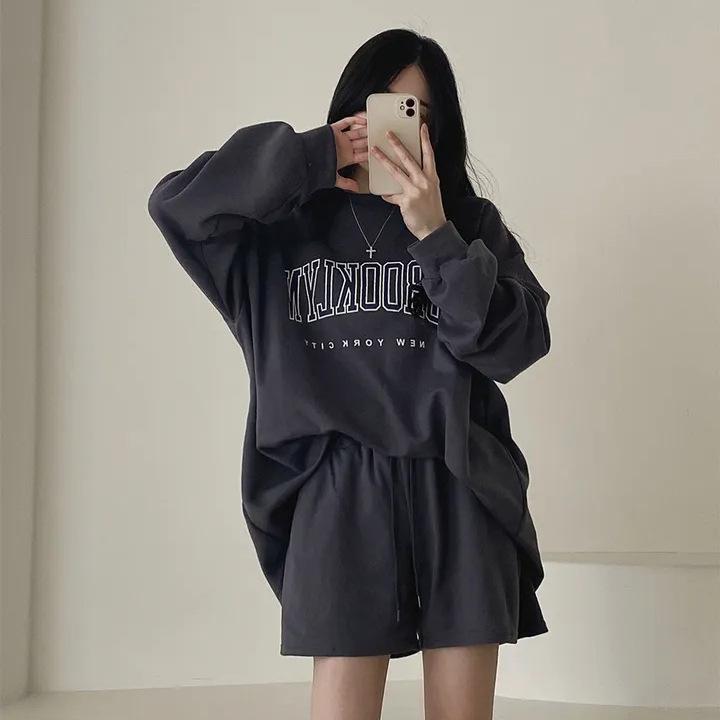 ・柄: アルファベット、数字、文字・パンツ丈: 5分丈・クラフト: プリント・生地: 綿・主な素材: 綿30%以上50%未満・カラー展開: 石青色、深灰色、ブラック・サイズ展開: M、L、XL、XXL・スタイル: 日韓カジュアル、カジュアル、快適カジュアル・セット内容: パンツスーツ・性別: 女性・袖型: レギュラースリーブ・袖丈: 長袖・カテゴリ: カジュアルセットアップ