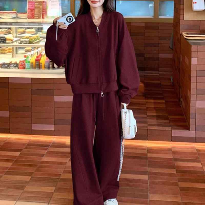・カテゴリ: カジュアルスーツ・スタイル: コンパニオン風、お姉様系・主な素材: シェニール、スパンデックス（50%以上70%未満）・袖型: プリンセススリーブ・袖丈: 長袖・カラー展開: アンカラレッド薄手、ライトグレー薄手、カーキ薄手、アンカラレッド裏起毛、ライトグレー裏起毛、カーキ裏起毛・サイズ展開: M（推奨体重40-50kg）、L（推奨体重50-62.5kg）、XL（推奨体重62.5-75kg）、2XL（推奨体重75-90kg）、3XL（推奨体重90-100kg）