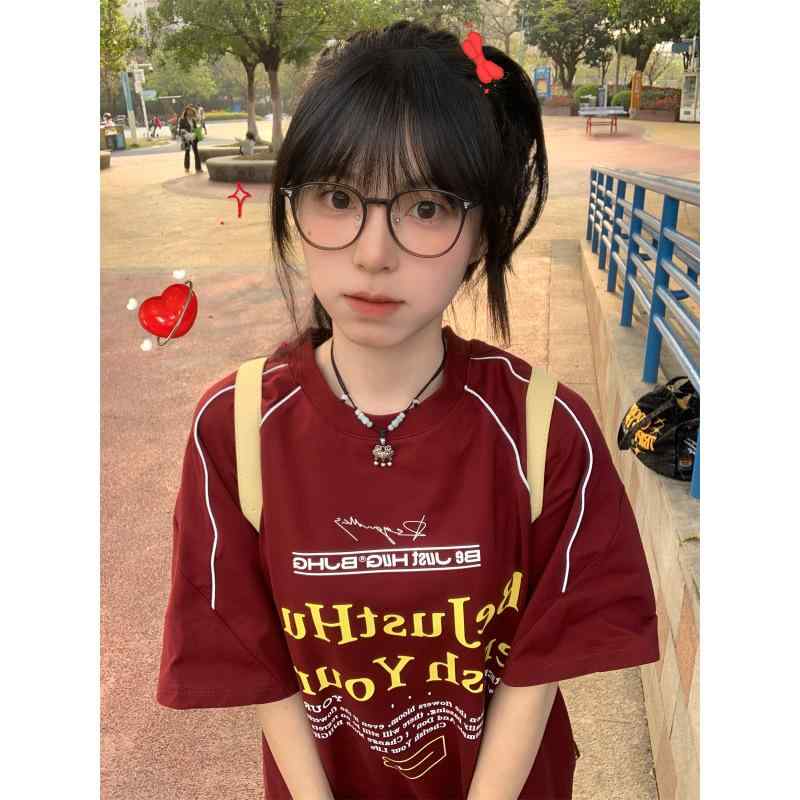 Tシャツ レディース 半袖 トップス カットソー プルオーバー インナー ラウンドネック 丸首 コットン 綿 アルファベット 英字 プリント ロゴ チュニック ミドル丈 ゆったり ルーズ カジュアル 通勤 オフィス 酒赤