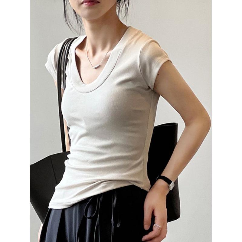 Rakuten - Tシャツ レディース 半袖 トップス カットソー プルオーバー クルーネック Uネック 美シルエット タイト フィット ショート丈 無地 薄手 伸縮性 ストレッチ コットン 綿 柔らかい 肌触り 快適 カジュアル 韓国風 アメカジ レトロ ヴィンテージ風