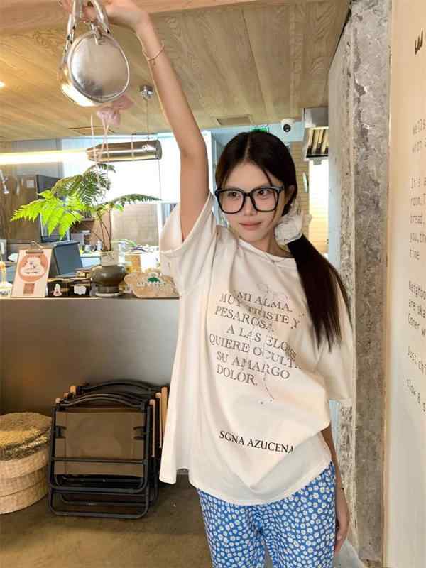 Rakuten - Tシャツ レディース 半袖 カットソー トップス プルオーバー チュニック クルーネック 丸首 快適 コットン 綿 100% 100パーセント 伸縮性 吸汗 通気性 ゆったり ビッグシルエット 英語 英字 ロゴ プリント 白 黒