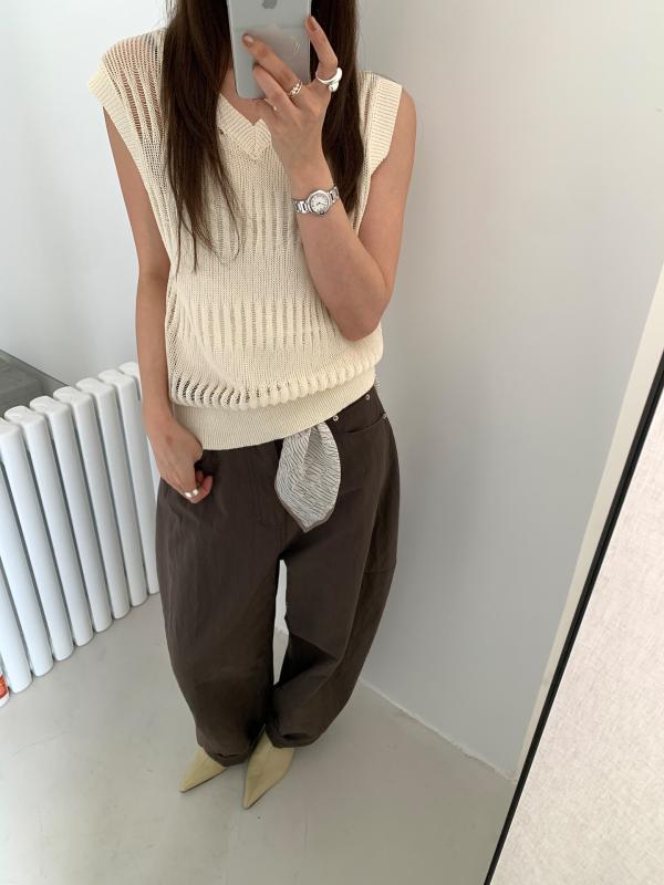 乐天商城 - ニットベスト レディース ベスト ジレ ノースリーブ トップス Vネック 透かし編み クロシェ サマーニット 袖なし 前開き セーター 韓国風 レトロ コットン 綿 混紡 伸縮性 無地 カジュアル 普段使い ブラック 杏色 グレー 春物