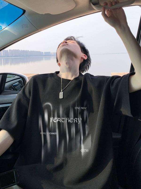 ・カテゴリ: Tシャツ・スタイル: 港風・主な素材: 綿96%以上・柄: アルファベット、プリント・シルエット: ルーズフィット・ターゲット: 青少年、メンズ・スタイル仕様: プルオーバー・ネックライン: クルーネック・袖丈: 半袖・フード: なし・厚み: 普通・生地: 純綿・着用シーン: 日常・デザイン詳細: プリント・カラー展開: ホワイト、ブラック、ダークグレー、ブラウン、ネイビー・サイズ展開: M、L、XL、XXL、XXXL・袖型: レギュラースリーブ・重量: 約200g・機能: 通気性