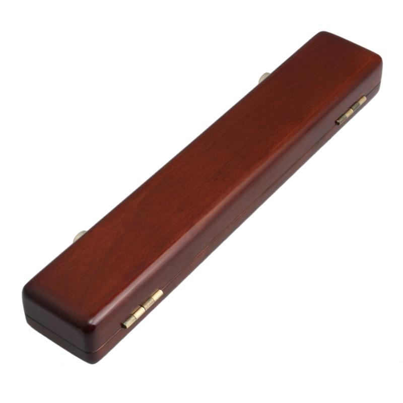 フルート頭部管ボックス 収納ケース 木管楽器アクセサリ 保存 防塵 25.5x4.6x3cm ウッド製 マルーンフルート頭部管収納ボックスです。ウッド製、精巧な工芸でできています。表面は研磨されていてとても滑らかです。 軽く拭くだけで新品同様に復元でき、色褪せしにくいです。頭部管をほこり/湿気から保護します。軽量、持ち運びが簡単です。