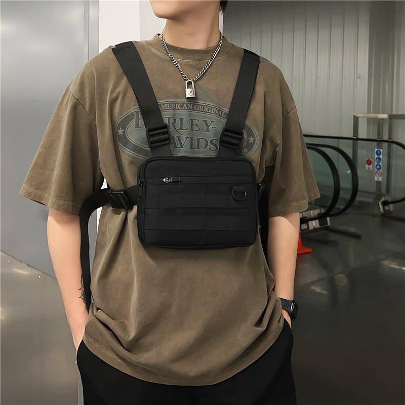 胸バッグ メンズ リュックサック バックパック ボディバッグ ベスト型 ワークスタイル ミリタリー タクティカル 多機能 ヒップホップ ストリート カジュアル ナイロン 撥水 軽量 旅行 アウトドア ブラック グレー