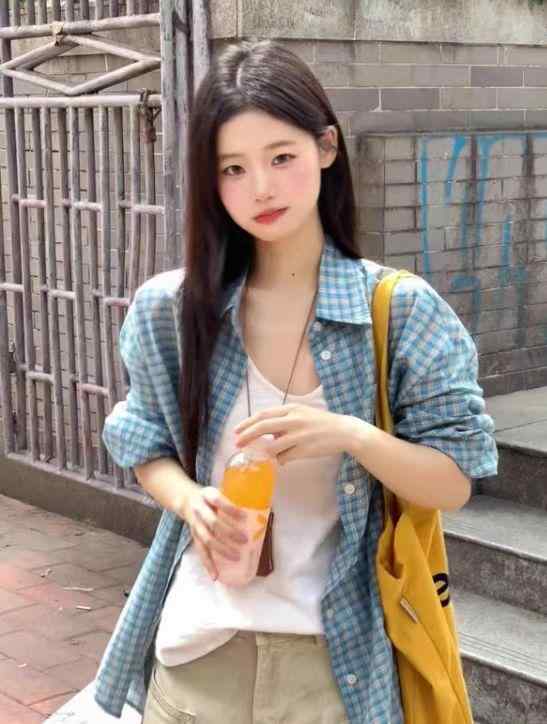 ・カテゴリ: 衬衫・スタイル: カジュアル・主な素材: 綿・柄: 格子柄・袖丈: 長袖・フィット感: ルーズフィット・着丈: ミディアム丈・ネックライン: POLO襟・袖型: レギュラースリーブ・カラー: ブルー・サイズ: S, M, L, XL, XXL