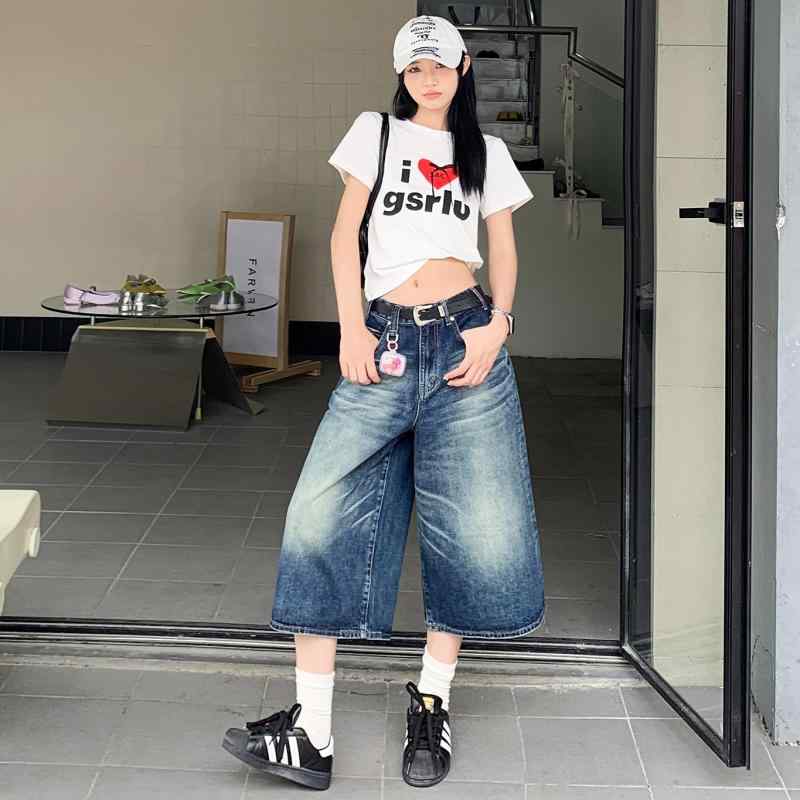 パンツ メンズ レディース デニム ワイドパンツ 七分丈 ゆったり リラックス感 ヴィンテージ風 カジュアル ドレープ感 部屋着 通勤用 お出かけ 夏 通気性 柔らか素材 無地 シンプル ストレート ルーズフィット・カテゴリ: ジーンズ・素材: 綿95%以上・スタイル: 欧米風、ストリート・シルエット: ストレート、ルーズ・パンツ丈: 七分丈・ウエスト: ハイウエスト・デザイン: ポケット・カラー展開: ヴィンテージブルー・サイズ展開: XS,S,M,L,XL・伸縮性: なし