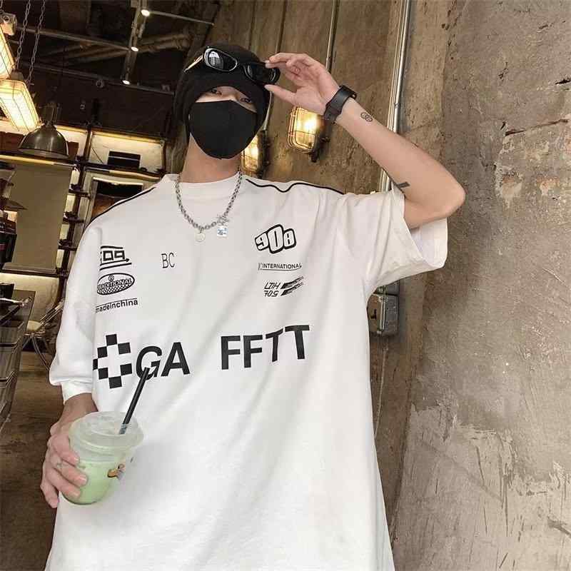 Tシャツ メンズ 半袖 トップス カジュアル カットソー 重厚感 ビッグシルエット 大きいサイズ オーバーサイズ クルーネック ストリート アメカジ オールシーズン 普段使い 通勤・カテゴリ: Tシャツ・スタイル: カジュアル・主な素材: ポリエステル（ポリエステル繊維）・生地の名称: 綿混紡・柄: 文字・シルエット: ルーズ・トップススタイル: プルオーバー・ネックライン: クルーネック・袖丈: 半袖・袖の形状: 通常・フード: なし・厚さ: 普通・重量: 180g～250g・カラー展開: 白色, 黒色・サイズ展開: M, L, XL, 2XL, 3XL・加工: 形態安定加工・対象年齢層: 成人・性別: 男性