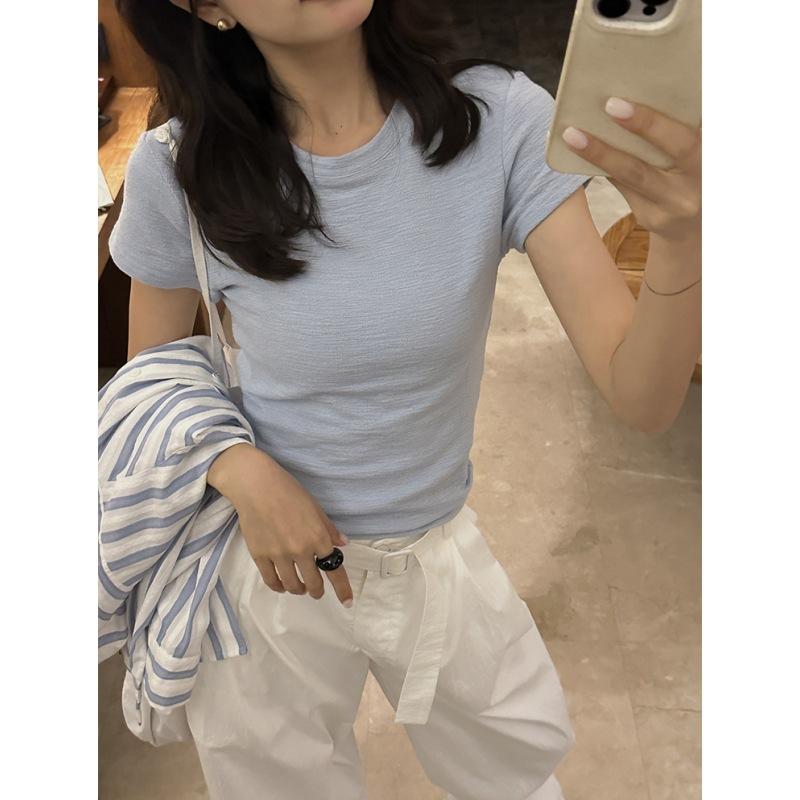 Tシャツ レディース 半袖 ショート丈 タイト 着痩せ ジャストショルダー 春夏 ナチュラル系 テクスチャー感 シンプル 無地 ストレッチ 伸縮性・素材: ポリエステル・袖丈: 半袖・着丈: ショート丈・ネックライン: クルーネック・カラー展開: ブルー、ピンク、イエロー、ブラック、ホワイト、グレー・サイズ展開: S、M、L、XL・スタイル: 通勤スタイル・カテゴリ: Tシャツ