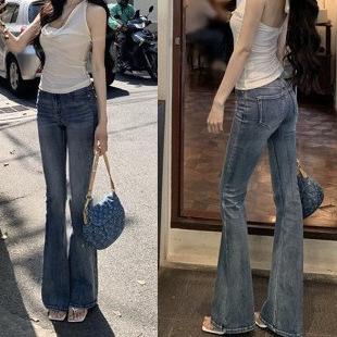 ジーンズ レディース デニムパンツ ジーパン ボトムス 微喇パンツ ブーツカット スリット ロングパンツ 長ズボン ハイウエスト 美脚 細見え 脚長 タイト スリム フィット ストレッチ 伸縮性 レトロ 韓国風 ヴィンテージ風 ブルー 青 カジュアル 通・カテゴリ: 牛仔裤・スタイル: レトロ、快適カジュアル・主な素材: 綿80%-90%・シルエット: ストレート・パンツ丈: ロングパンツ・ウエスト: ハイウエスト・デザイン特徴: ユーズド加工・カラー展開: ブルー・サイズ展開: XS、S、M、L・加工: ウォッシュ加工