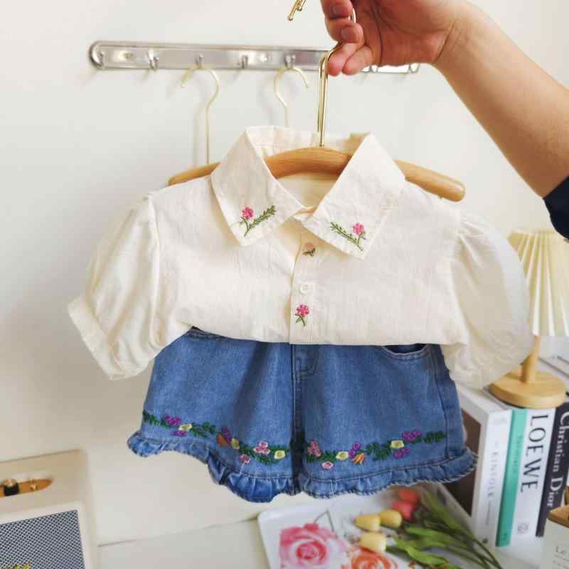 艾 楽 兎 2023 夏 新作 女の子 セット かわいい 刺繍 襟 シャツと カウボーイ パンツ 2 セットブランド: 艾楽兎貨物番号: Lt230703xソースカテゴリ: 適用性別: 女性スタイル: 韓国風セットタイプ: パンツセットセット件数: 2点セットギフトボックスの内容: アパレル産地: 浙江省年齢層に適しています: 中小童(3 ~ 8歳、100 ~ 140cm)季節にぴったり: 夏袖の長さ: 半袖帽子付きですか: 帽子なしパンツ長さ: パンツ生地クラフト: ソフト処理厚さが薄い: 普通パターン: 花実写写真: 実写モデルなし在庫ですか: いいえ発売年シーズン: 2023年夏エレメント: セット,田園,かわいいAql抽出検査基準: なし平車針距離12 ~ 14ピン/3cm: はい毛頭/雑余糸頭はトリミングか: 明らかな部位はトリミングされていますメイン生地成分: ポリエステル繊維 (ポリエステル)メイン生地成分含有量: 50セキュリティレベル: クラスb閉じたスタイル: 単列バックルカラー: 画像の色身長に合う: 100cm,110cm,120cm,130cm,140cm: ,,,,独立駅,主な地域: ヨーロッパ,南米,東南アジア,北アメリカ,中東認可可能な自社ブランドます: はいIpライセンスですか: その他製品カテゴリ: 子供用スーツ