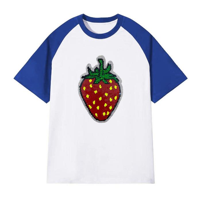 Tシャツ キッズ 男の子 女の子 半袖 綿100％ 切り替え バイカラー スパンコール イチゴ 普段着 かわいい おしゃれ トップス・カテゴリ: キッズTシャツ ・スタイル: カジュアル ・袖丈: 半袖 ・対象年齢: 3～14歳 ・面料加工: 柔軟仕上げ ・柄: アニメ・キャラクター ・要素: アニメ・キャラクター ・主な素材: 綿100% ・安全等級: B類 ・首元: クルーネック ・機能: 通気性 ・カラー展開: ストロベリー（ブラック肩）、ストロベリー（ブルー肩）、ストロベリー（レッド肩） ・サイズ展開: 100cm、110cm、120cm、130cm、140cm、150cm、160cm