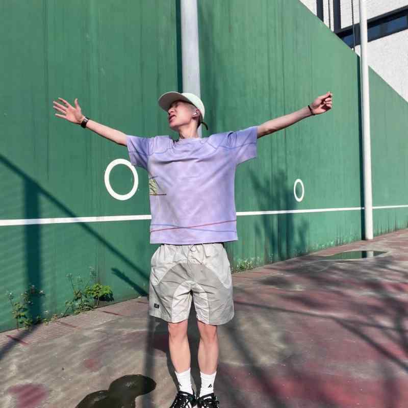 Tシャツ メンズ 半袖 クルーネック アウトドア カジュアル 機能性 撞色 配色 ステッチ 半袖Tシャツ トップス 春夏・カテゴリ: Tシャツ・スタイル: 運動カジュアル・主な素材: ポリエステル（涤纶）・素材混用率: 96%以上・柄: 撞色・シルエット: 直筒型・対象: 青年・スタイル詳細: 套頭・ネックライン: クルーネック・袖丈: 半袖・フード: なし・厚さ: 薄手・生地名称: 化繊混紡・用途: スポーツ・デザイン詳細: 輯明線・加工: 形態安定処理・機能性: 透気・カラー展開: 黒,白,紫,青,黄・サイズ展開: S,M,L,XL,2XL,3XL・重量: 300g以下・対象年齢層: 成人・性別: 男性