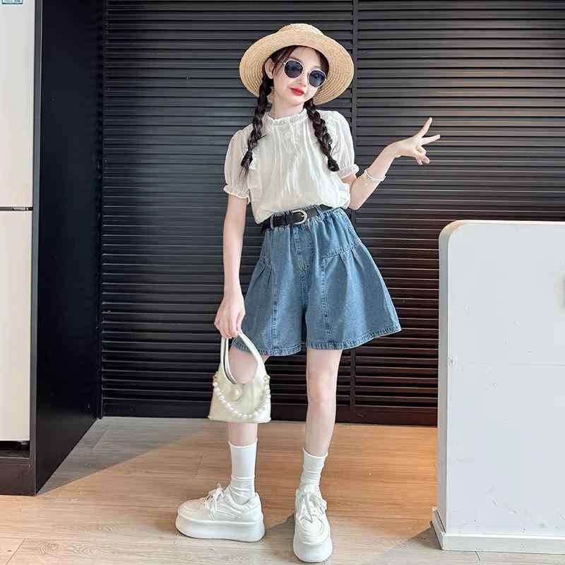 ・カテゴリ: キッズセットアップ・対象性別: 女の子・スタイル: 韓国風・セット内容: 2点セット（トップス、パンツ、ベルト）・対象年齢: 中大童（8歳以上、140cm以上）・袖丈: 半袖・フード: フードなし・パンツ丈: ショートパンツ・生地加工: ソフト加工・厚み: 薄手・柄: 無地・素材: 綿混紡・主な素材成分: 綿70%・安全基準: B類・着用タイプ: プルオーバー・サイズ展開: 120cm、130cm、140cm、150cm、160cm、170cm