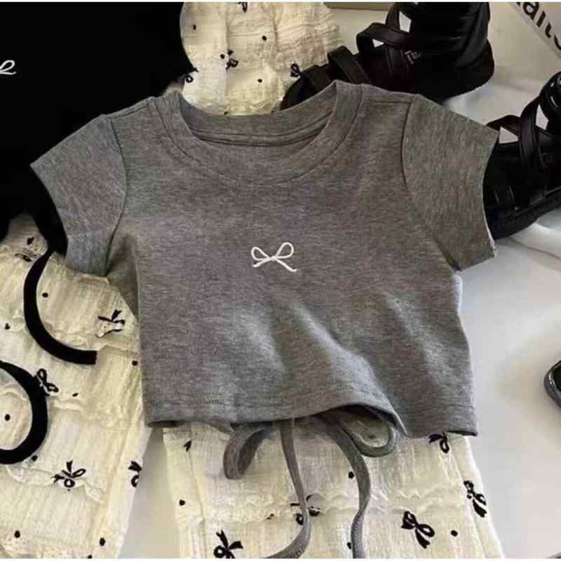 ・カテゴリ: 子供服セットアップ・対象性別: 女性・スタイル: 韓国風・セット内容: トップス、パンツ・セット点数: 2点セット・対象年齢: 中小童（3～8歳、100～140cm）・袖丈: 半袖・フード: フードなし・パンツ丈: ショートパンツ・生地加工: ソフト加工・厚さ: 薄手・デザイン要素: スポーツ、セットアップ、田園、可愛い、レース、蝶結び、プリンセス、トレンド・主な素材: 綿・主生地成分の含有量: 90%・安全基準: B類・着用タイプ: プルオーバー・カラー展開: ブラック、グレー・サイズ展開: 80cm、90cm、100cm、110cm、120cm