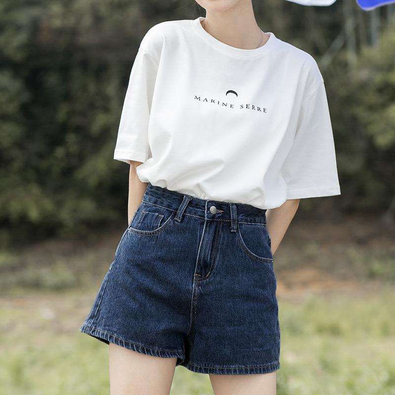 ・カテゴリ: デニムパンツ・スタイル: カジュアル、快適カジュアル、日韓カジュアル・素材: デニム（綿 70%以上80%未満、スパンデックス 30%以下）・パンツ丈: ショートパンツ（三分丈）・ウエスト: ハイウエスト・厚さ: レギュラー・デザイン要素: ポケット・カラー展開: ダークブルー、ライトブルー、ブラック・サイズ展開: S、M、L、XL、2XL・伸縮性: なし・パンツのシルエット: ワイド・加工: サンドウォッシュ
