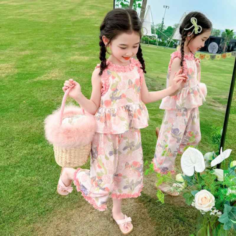 ・カテゴリ: キッズセットアップ・対象性別: 女の子・スタイル: 韓国風・セット内容: トップス、パンツの2点セット・対象年齢: 3〜8歳・対象身長: 100〜140cm・袖丈: ノースリーブ・パンツ丈: カプリパンツ・生地加工: 柔軟加工・生地の厚さ: 薄手・柄: キャラクター・デザイン詳細: 運動・素材: ポリエステル100%・安全基準: B類・留め具: 1ボタン・カラー展開: ピンク・サイズ展開: 8229.6cm、9144cm、10058.4cm、10972.8cm、11887.2cm、12801.6cm、13716cm