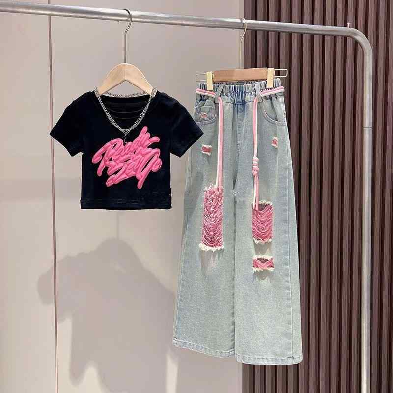 ・カテゴリ: 子供服セット・性別: 女児・スタイル: 韓国風・セット内容: 2点セット、トップス、ロングパンツ、ハーフパンツ・主な素材: 綿70%・袖丈: 半袖、長袖・ネックライン: クルーネック・パンツ丈: ロングパンツ、ハーフパンツ・生地加工: 柔軟処理・厚み: 薄手・柄: 無地、プリント・安全基準: B類・着用タイプ: プルオーバー・カラー展開: ブラック（トップス）、ホワイト（トップス）、デニムロングパンツ、ブラックトップス＋デニムロングパンツセット、ホワイトトップス＋デニムロングパンツセット、デニムハーフパンツ、ブラックトップス＋デニムハーフパンツセット、ホワイトトップス＋デニムハーフパンツセット・サイズ展開: 120cm、130cm、140cm、150cm、160cm、170cm・対象年齢: 8歳以上、140cm以上