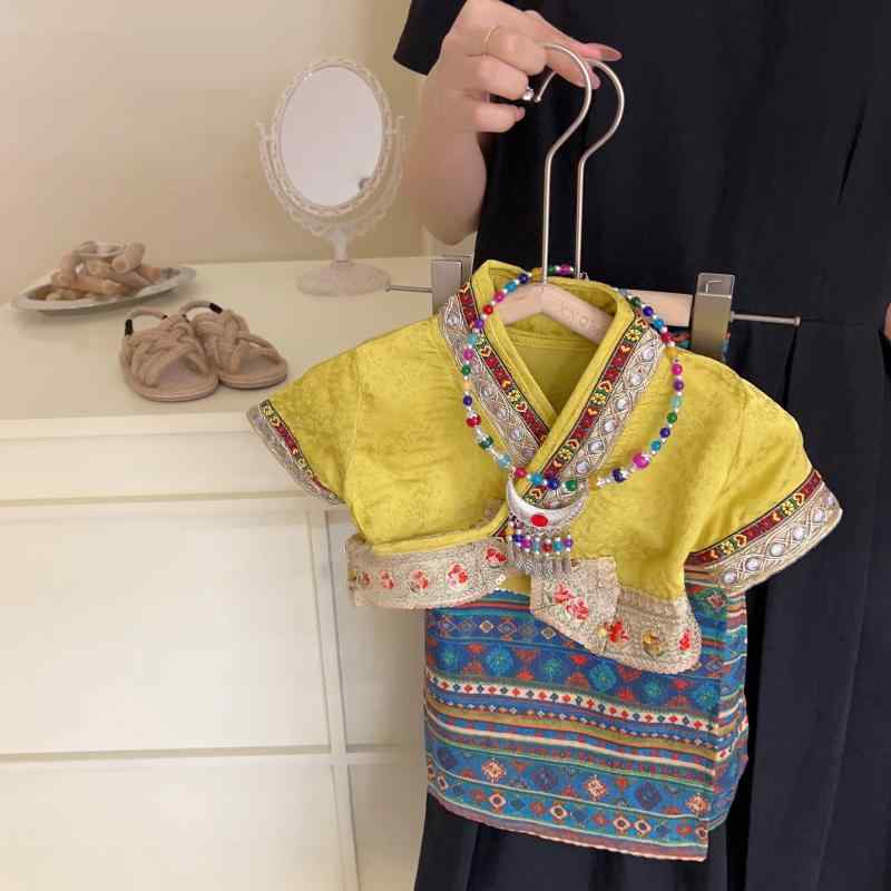・カテゴリ: 子供服セット・性別: 女児・スタイル: エスニック風・セット内容: スカートセット、2点セット・対象年齢: 中小童（3～8歳、100～140cm）・袖丈: 半袖・フード: フードなし・生地加工: 柔軟処理・生地の厚さ: 薄手・柄: 無地、花柄・素材: 綿100%・主な素材の含有量: 90%・安全基準: B類・カラー展開: イエローセット（ネックレスなし）・対応身長: 82.296cm、91.44cm、100.584cm、109.728cm、118.872cm、128.016cm