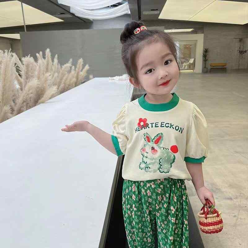 ・カテゴリ: 子供用セットアップ・対象性別: 女の子・スタイル: カジュアル・セット内容: トップス、パンツ・袖丈: 半袖・パンツ丈: クロップドパンツ（九分丈）・生地加工: 柔軟加工・生地の厚さ: 薄手・柄: キャラクター、花柄・主な素材: ポリエステル90%・着用方法: プルオーバー・カラー展開: 防蚊パンツ+半袖セット・サイズ展開: 80cm、90cm、100cm、110cm、120cm、130cm、140cm