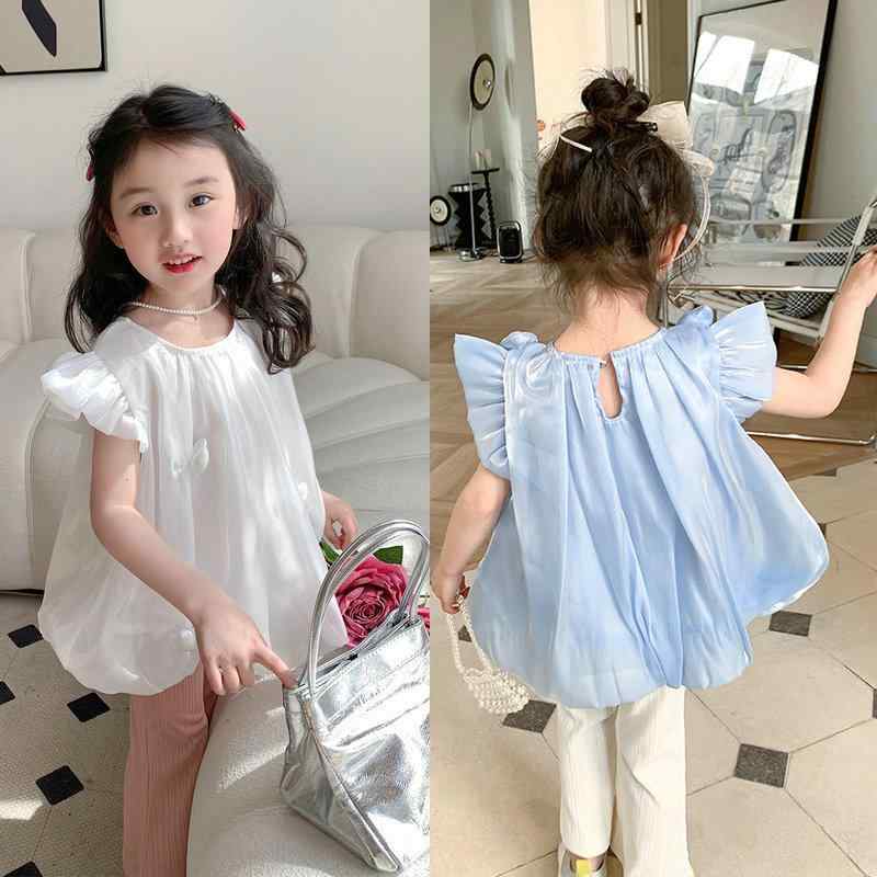 ・カテゴリ: 子供服セットアップ・対象性別: 女の子・スタイル: 韓国風・セット内容: 2点セット（トップス、パンツ）・対象年齢: 3歳〜8歳（対応身長: 100cm〜140cm）・袖丈: 半袖・フード: フードなし・パンツ丈: ショートパンツ・生地の厚さ: 普通・柄: 無地・主な素材: ポリエステル100%・開閉仕様: プルオーバー・カラー展開: ブルー、ホワイト、ピンク・サイズ展開: 5号（対応身長: 95cm-100cm）、7号（対応身長: 100cm-105cm）、9号（対応身長: 105cm-115cm）、11号（対応身長: 115cm-120cm）、13号（対応身長: 120cm-130cm）