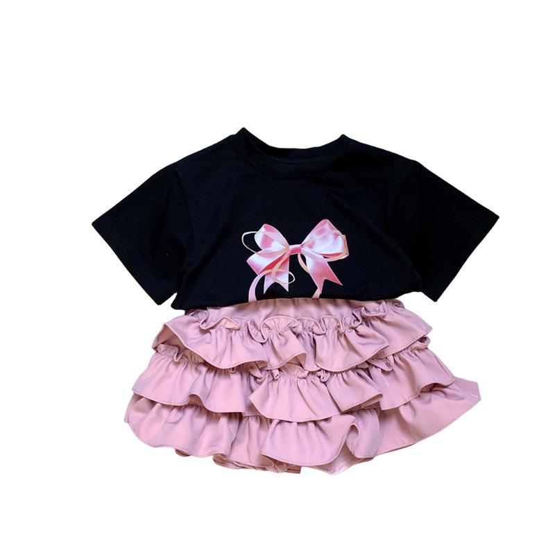 ・カテゴリ: 子供服セットアップ・対象性別: 女の子・スタイル: 韓国風・セット内容: 2点セット（トップス、ボトムス）・袖丈: 半袖・ボトムス丈: ショートパンツ・生地加工: ソフト加工・生地の厚さ: 薄手・柄: 無地・主な素材: 綿100%・開閉仕様: プルオーバー・カラー展開: ショートパンツ、ケーキスカート・対応身長: 90cm、100cm、110cm、120cm、130cm、140cm