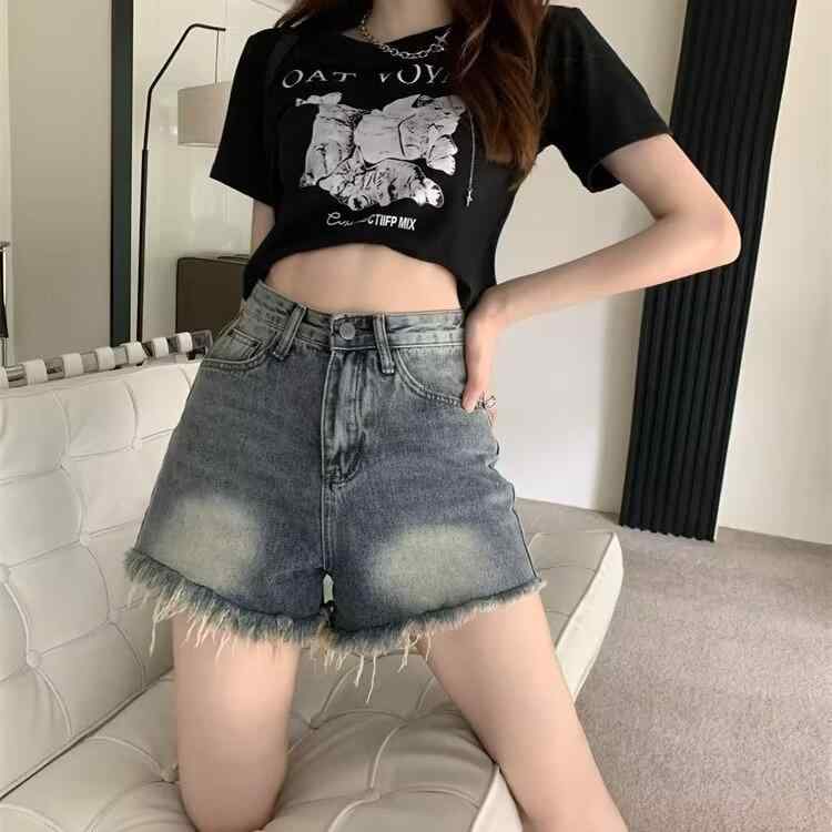 ・カテゴリ: デニムパンツ・素材: ポリエステル90%以上95%未満・スタイル: ベーシック・パンツ丈: ショートパンツ・ウエスト: ハイウエスト、ミドルウエスト・生地の厚さ: 中等・デザイン特徴: ユーズド加工・カラー展開: ブルー・サイズ展開: XS、S、M、L、XL、2XL・テイスト: セクシー系・伸縮性: なし・シルエット: ストレート・仕様: イージーケア加工