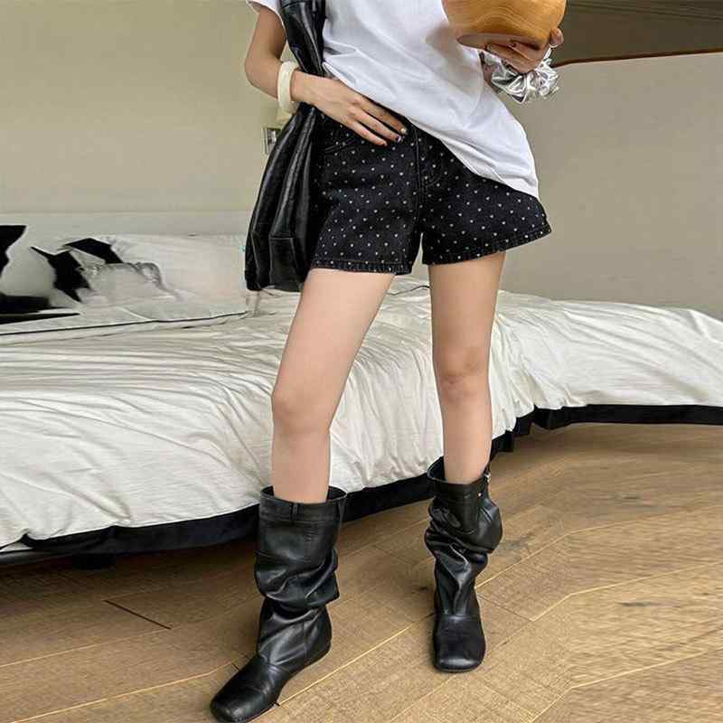 ・カテゴリ: デニムパンツ・主な素材: 綿 70%以上80%未満・パンツ丈: ショートパンツ・ウエスト: ハイウエスト・カラー展開: ブラック・サイズ展開: S、M、L、XL、2XL、3XL、4XL、5XL・スタイル: 通勤風、エレガント・シルエット: ワイド・加工: ケミカルウォッシュ