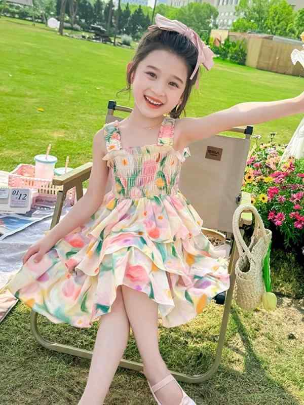 ・カテゴリ: ワンピース・スタイル: プリンセス風・主な素材: ポリエステル100%・対象: ガールズ・対象年齢: 3歳〜8歳（対応身長 100cm〜140cm）・デザイン: キャミソールワンピース、ベアトップ仕様、ティアードフリル・カラー: マルチカラー・サイズ展開: 80cm、90cm、100cm、110cm、120cm、130cm、140cm