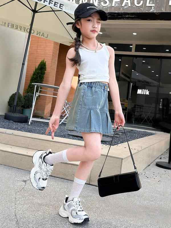 ・カテゴリ: キッズパンツ・スタイル: 欧米風・対象性別: 女の子・パンツ丈: ショートパンツ・主な素材: 綿55%・安全基準: B類・デザイン: デニムパンツ・生地加工: 柔軟加工・柄: 無地・カラー展開: ブルー・対応身長: 120cm、130cm、140cm、150cm、160cm、170cm・クラフト: パッチワーク・特徴: ポケット、ウエストゴム