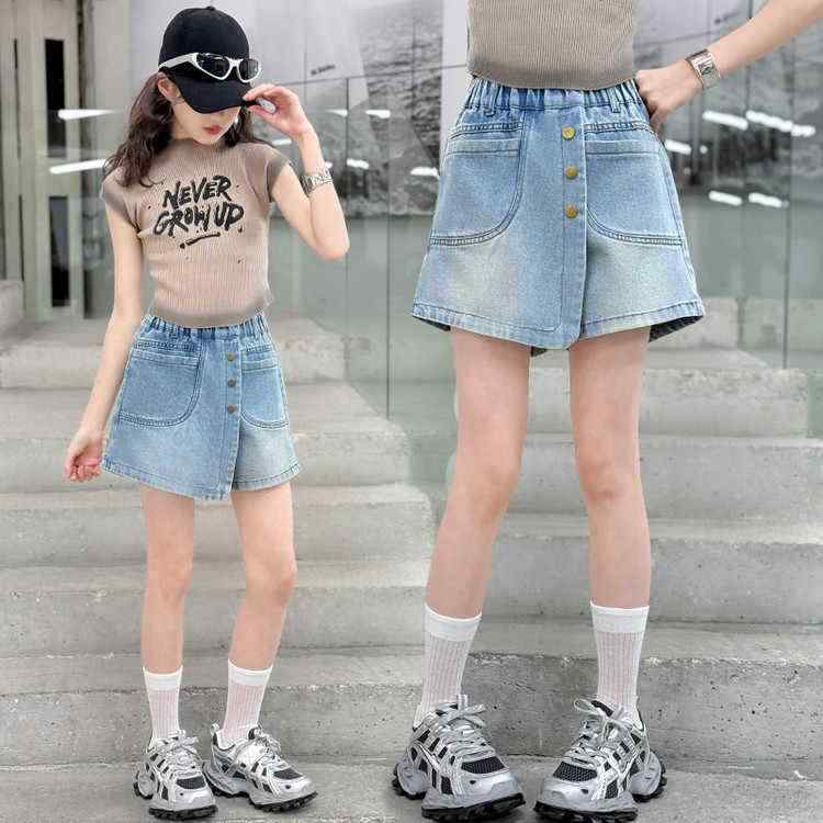 ・カテゴリ: デニムパンツ・スタイル: 韓国風・ズボン丈: ショートパンツ・素材: コットン混紡・素材比率: コットン50%・生地の厚さ: 薄手・対象性別: 女の子・生地加工: 柔軟処理・ウエスト: ミドルウエスト・サイズ展開: 110、120、130、140、150、160、170・対象年齢: ジュニア（8歳以上、身長140cm以上）