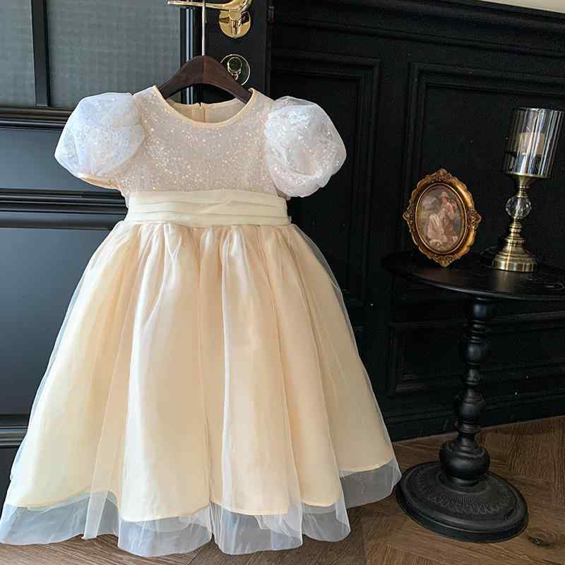 ・カテゴリ: ワンピース・スタイル: プリンセス・主な素材: 綿30%・裏地素材: 綿80%・袖丈: 半袖・デザイン: Aライン・対象性別: 女の子・対象年齢: 中小童（3〜8歳、100〜140cm）・要素: キュート・カラー展開: シャンパン、パープルピンク・サイズ展開: 90cm、100cm、110cm、120cm、130cm、140cm