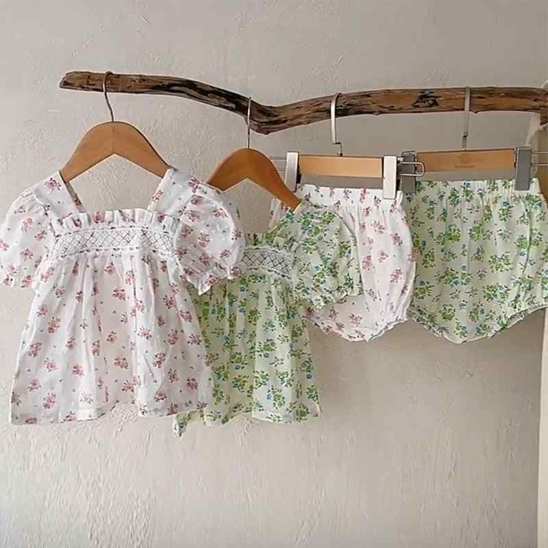ベビー服 セットアップ 女の子 半袖 夏 パフスリーブ トップス かぼちゃパンツ ブルマ 上下セット コットン 花柄 小花柄 かわいい 赤ちゃん キッズ ベビー 幼児 70 80 90 100 お出かけ 旅行 プレゼント ピンク ブルー