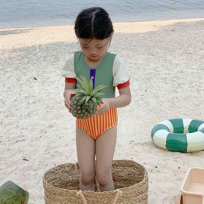 ・カテゴリ: キッズ水着・対象年齢: 2歳, 3歳, 4歳, 5歳, 6歳, 7歳, 8歳・対象性別: 女の子・スタイル: 韓国風・表地素材: ナイロン100%・重量: 0.2kg・裏地素材: ナイロン100%・対応シーン: スイミング、水遊び・カラー: 5色ミックス・サイズ展開: 90, 100, 110, 120, 130・デザイン: ブリーフ、ビキニ、ボクサー、ワンピース、セパレート