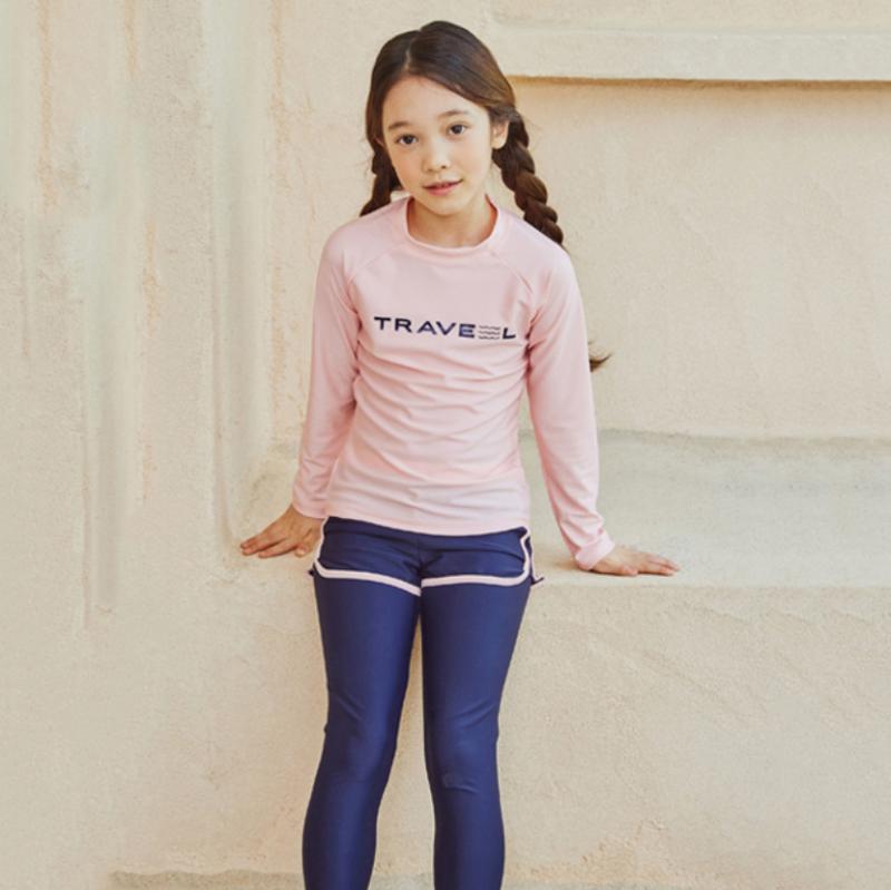 ・カテゴリ: 水着・対象年齢: 8-10歳、10-12歳・対象性別: 女の子・柄: キャラクター・素材: ポリエステル（化繊混紡）・裏地: ポリエステル100%・着用シーン: スイミング、水遊び・カラー展開: オレンジピンク×ダークブルー、オレンジピンク×ダークブルー（防晒帽付き）・サイズ展開: 914.4cm、1097.28cm、1280.16cm、1463.04cm、1645.92cm・スタイル: ブリーフ