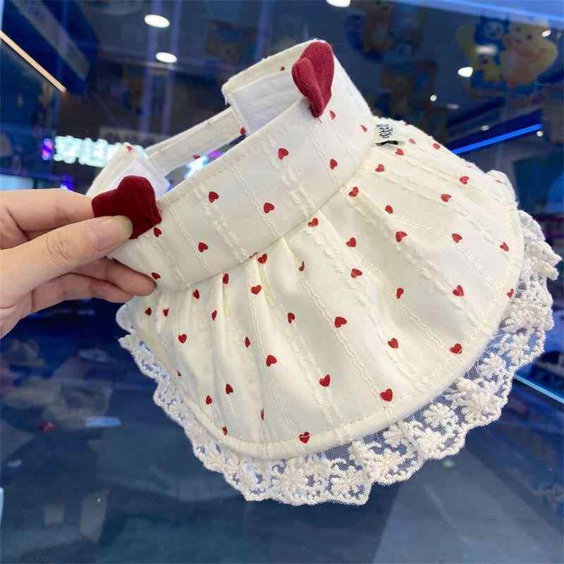 ・カテゴリ: サンバイザー・対象: 男女兼用・カラー展開: レッド（花柄リボン）、レッド（ハートモチーフ）、ベージュ（うさ耳モチーフ）、ブラック（くま耳モチーフ）・サイズ展開: 頭囲45-47cm（参考年齢3-20ヶ月）、頭囲47-51cm（参考年齢1.5-3歳）・つばの形状: 広つば・帽子のトップ形状: オープントップ・機能: 防晒、通気、防風、遮光・スタイル: カジュアル、シンプル、シック、エレガント・対象年齢: 6ヶ月-4歳・主な素材: 綿混紡（綿21%-30%）