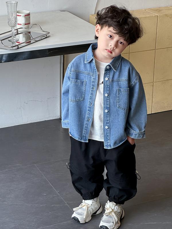 ・カテゴリ: 子供用シャツ・対象性別: 男の子・対象年齢: 中小童（3〜8歳、100〜140cm）・スタイル: 韓国風・ネックライン: 折り襟・加工技術: 柔軟処理・袖丈: 長袖・柄: 無地・主な素材: ポリエステル70%・カラー展開: デニムブルー、ピンク・対応身長: 90cm、100cm、110cm、120cm、130cm、140cm