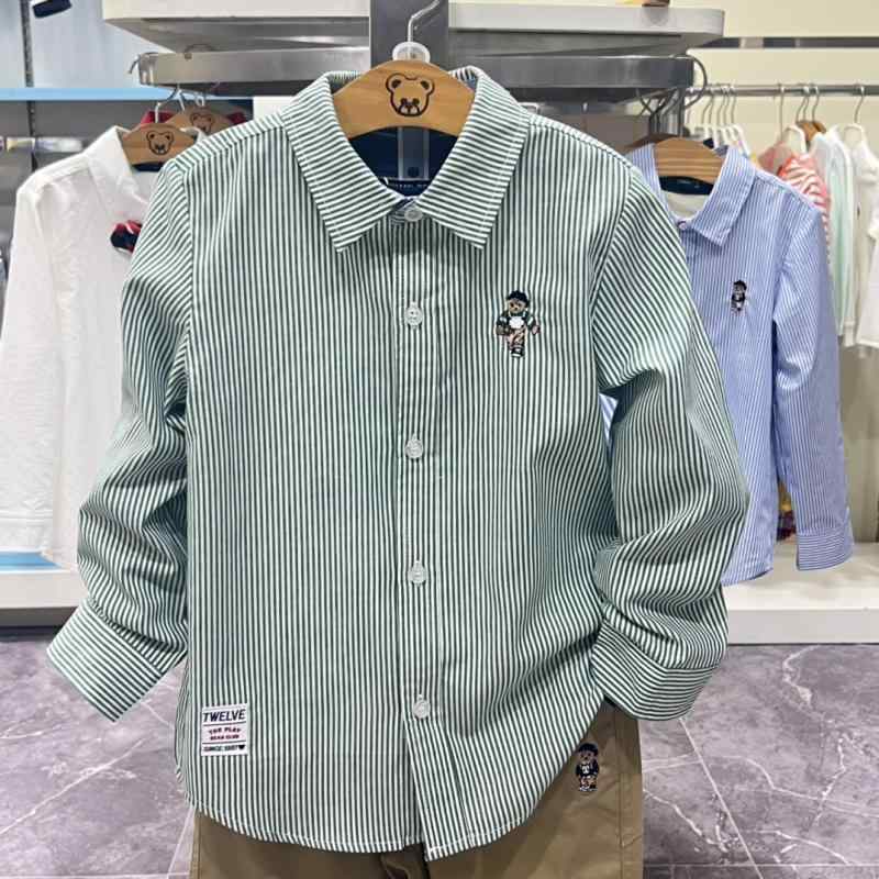・カテゴリ: キッズシャツ・対象性別: 男の子・対象年齢: 中小童（3〜8歳、100〜140cm）・スタイル: 韓国風・襟型: 折り襟・袖丈: 長袖・主な素材: 綿100%・安全等級: B類・カラー展開: グリーン・対応身長: 110cm、120cm、130cm、140cm、150cm、160cm