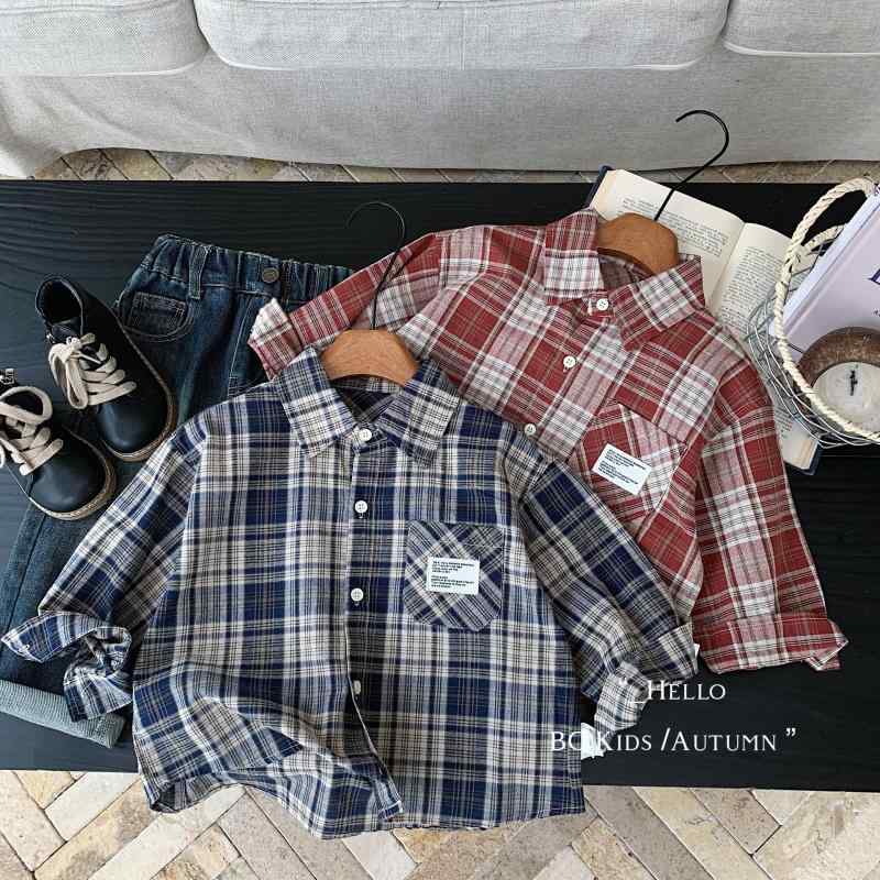 ・カテゴリ: 子供用シャツ・対象性別: 男女兼用・対象年齢: 中小童（3〜8歳、100〜140cm）・スタイル: 韓国風・襟型: 折り襟・生地加工: 柔軟加工・袖丈: 長袖・柄: チェック・要素: チェック、可愛い、カーディガン、トレンド・生地名: 綿・主な素材: 綿100%・安全基準: A類・カラー展開: ネイビーチェック、レッドチェック・対象身長: 90cm、100cm、110cm、120cm、130cm、140cm