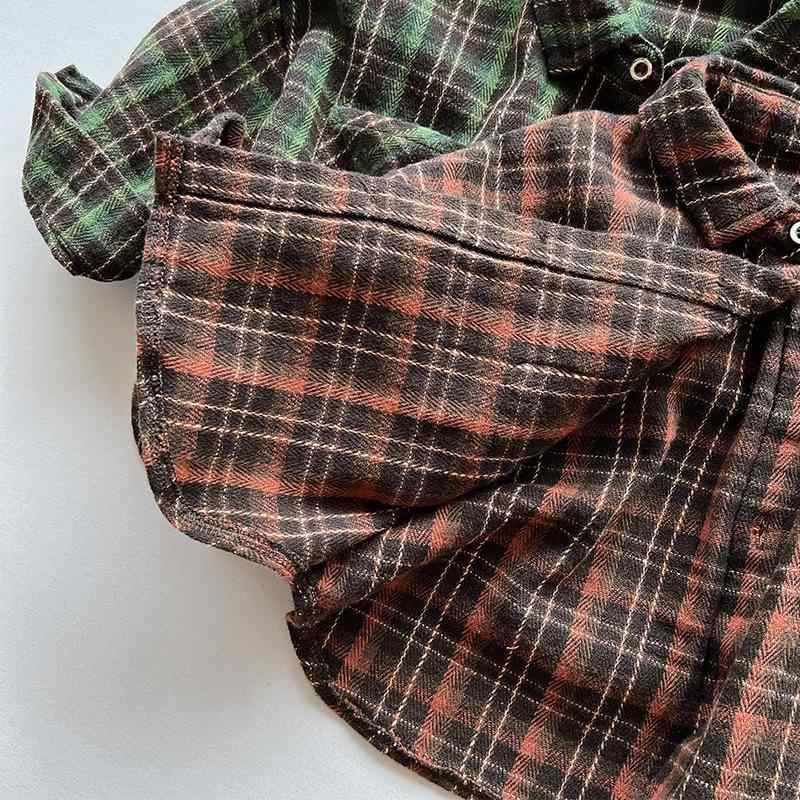 ・カテゴリ: 子供用シャツ・対象性別: 男女兼用・対象年齢: 中小童（3～8歳、100～140cm）・スタイル: 韓国風・ネックライン: 折り襟・袖丈: 長袖・柄: チェック柄・主な素材: 綿90%・安全基準: A類・カラー展開: レッドチェック、グリーンチェック・対応身長: 80cm、90cm、100cm、110cm、120cm、130cm
