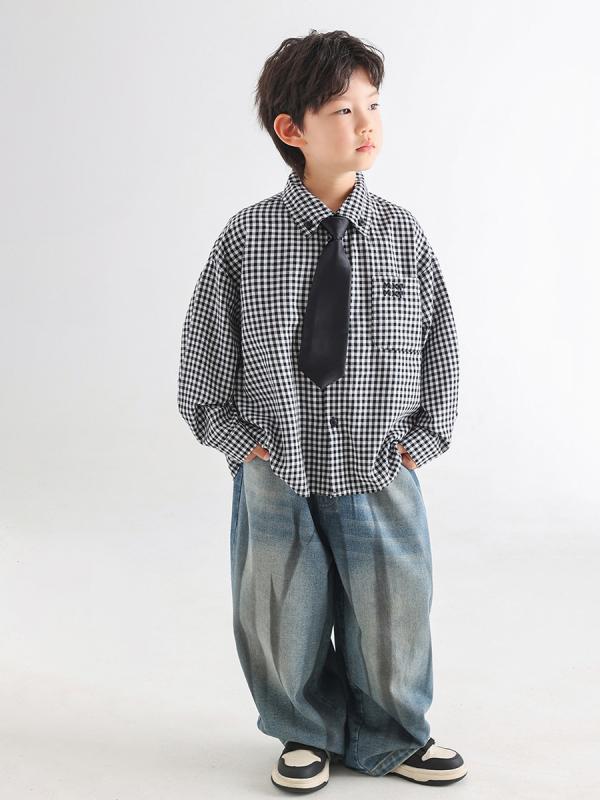 ・カテゴリ: 童シャツ・対象性別: 男・対象年齢: 中小童（3～8歳、100～140cm）・スタイル: 韓国風・襟の形: 翻り襟・袖丈: 長袖・素材: 綿100%・カラー: 黒白格・サイズ展開: 8229.6cm（推奨身長85-95cm）、9144cm（推奨身長95-105cm）、10058.4cm（推奨身長105-115cm）、10972.8cm（推奨身長115-125cm）、11887.2cm（推奨身長125-135cm）、12801.6cm（推奨身長135-145cm）、13716cm（推奨身長145-155cm）