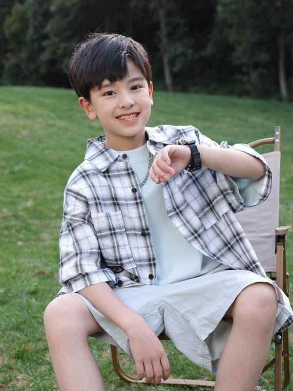 ・カテゴリ: キッズシャツ・対象性別: 男の子・対象年齢: 中大童（8歳以上、140cm以上）・スタイル: カジュアル・ネックライン: レギュラーカラー・袖丈: 半袖・柄: チェック・主な素材: コットン100%・カラー展開: チェックシャツ・サイズ展開: 120cm、130cm、140cm、150cm、160cm、170cm