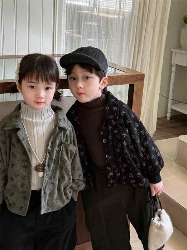 ・カテゴリ: 子供用シャツ・対象性別: 男女共用・スタイル: 個性的、田園風・ネックライン: 折り襟・袖丈: 長袖・柄: 花柄・生地: コーデュロイ・主な素材: ポリエステル90%・カラー展開: ブラック、グリーン・サイズ展開: 80cm、90cm、100cm、110cm、120cm、130cm、140cm