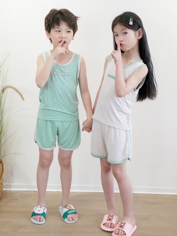 ・カテゴリ: セットアップ、子供服・対象性別: ユニセックス・スタイル: カジュアル・袖丈: ノースリーブ・対象年齢: 3～8歳（身長100～140cm）・生地加工: 柔軟加工・柄: 英字、プリント、マルチカラー、スポーツ・主な素材: レーヨン74%・安全基準: A類・ネックライン: クルーネック・フード: なし・カラー展開: ブルー、ライトピンク、ライトグリーン、オフホワイト・サイズ展開: 100cm、110cm、120cm、130cm、140cm、150cm、160cm、165cm、170cm、175cm、180cm