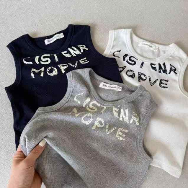 ・カテゴリ: キッズTシャツ・対象性別: 男女兼用・スタイル: 韓国風・フード: なし（フードなし）・袖丈: ノースリーブ・対象年齢: 中小童（3～8歳、100～140cm）・生地加工: 柔軟処理・柄: 英字・仕様: 3cm間に12～14針・生地素材: 綿・主な素材の配合率: 綿95%・ネックライン: クルーネック・機能: 吸湿速乾・カラー展開: ホワイト、グレー、ロイヤルブルー・サイズ展開: 80cm、90cm、100cm、110cm、120cm、130cm