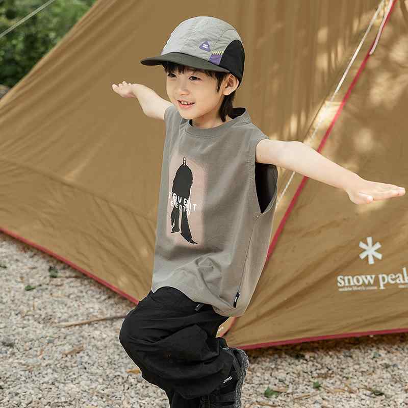 ・カテゴリ: キッズTシャツ・対象性別: ボーイズ・スタイル: 韓国風・袖丈: ノースリーブ・対象年齢: 中小童（3〜8歳、100〜140cm）・生地加工: 柔軟処理・主な素材: 綿混紡・素材割合: 綿72.6%・安全基準: B類・ネックライン: クルーネック・カラー展開: ブラック、カーキグリーン・対象身長: 90cm、100cm、110cm、120cm、130cm、140cm